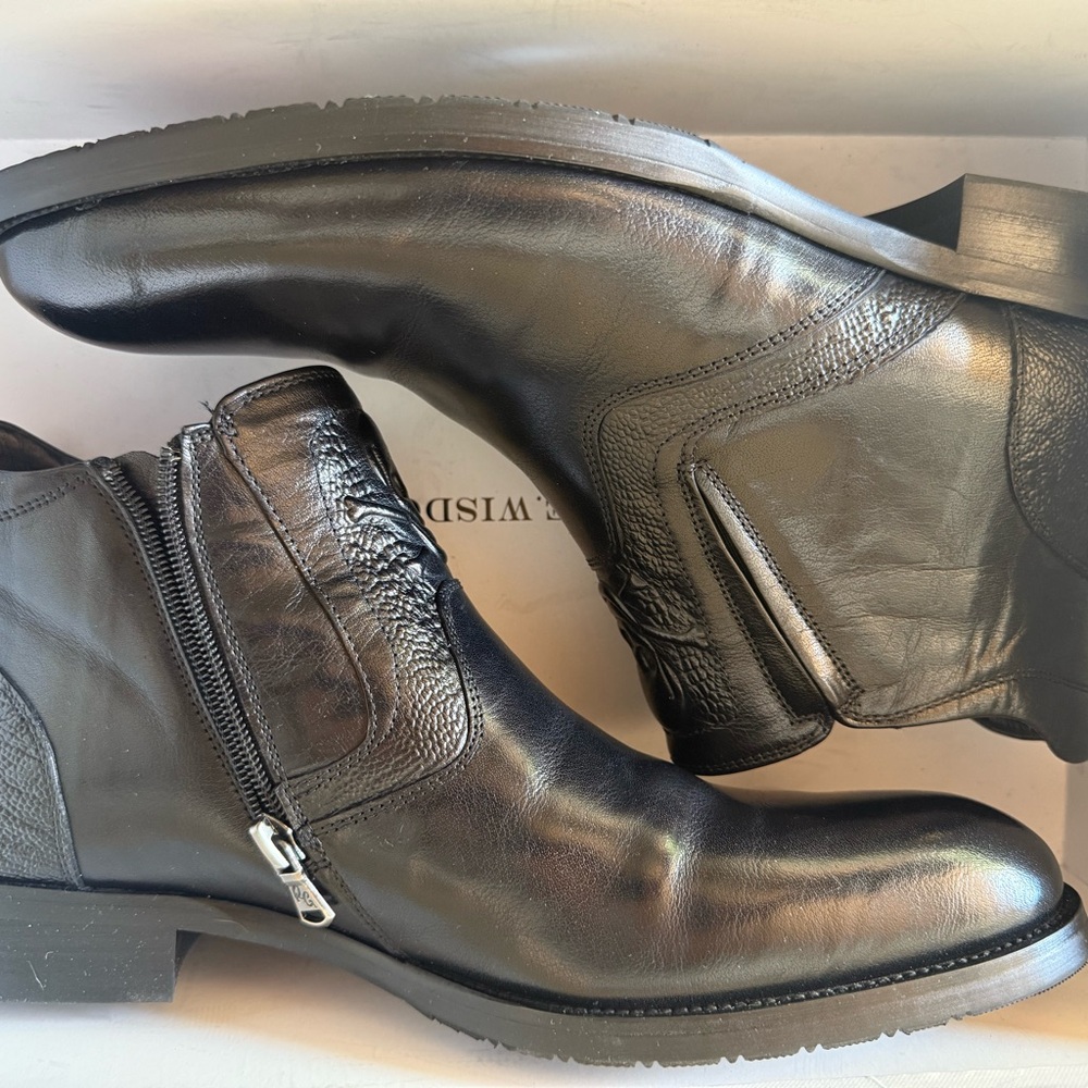 Robert Graham Gordon Chelsea Boot Men’s 10 NEW with box